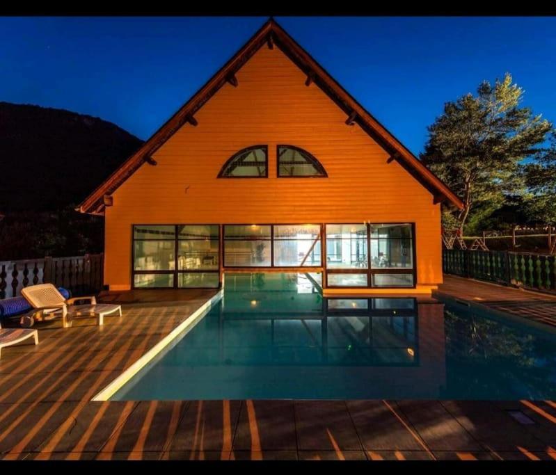 Appartement Avec Cabine Arreau Exterior foto